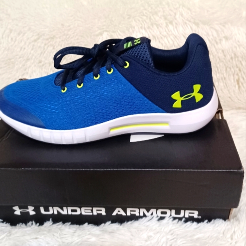 UNDER ARMOUR Pursuirt